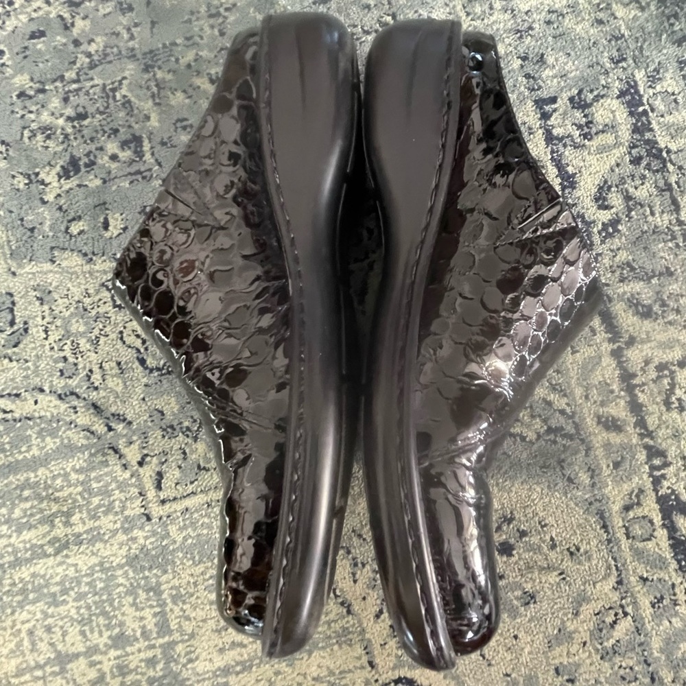 Naturalizer Clogs 7.5 - Picture 3 of 6